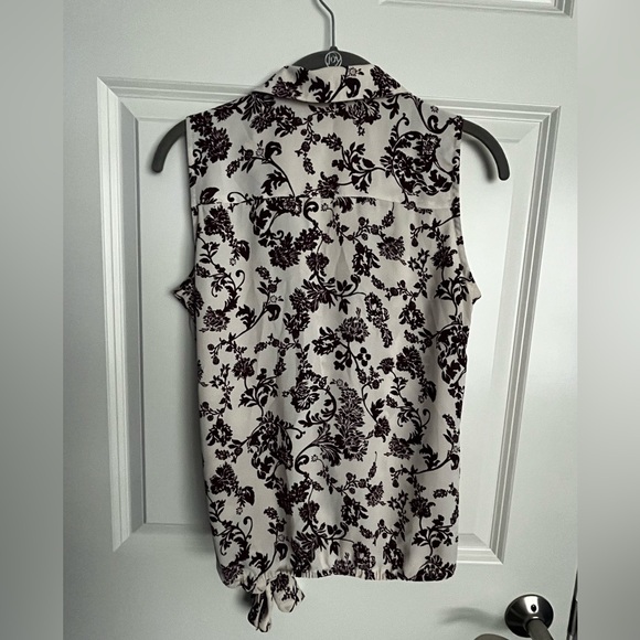 Loft sleeveless blouse size XS - Picture 3 of 8